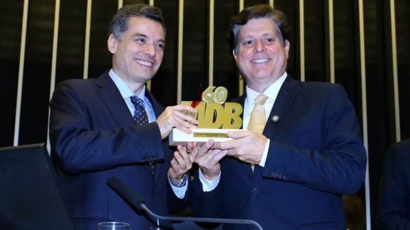 MDB Decide Liberar Diretórios para Formar Alianças em Eleições Estaduais