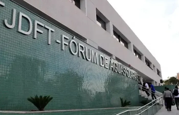 Medico condenado a 45 anos pela morte da mae