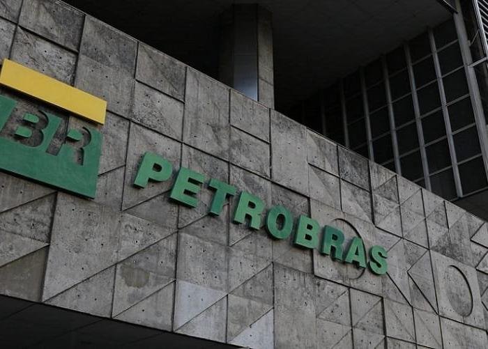Ouro encerra em alta e ações da Petrobras decolam