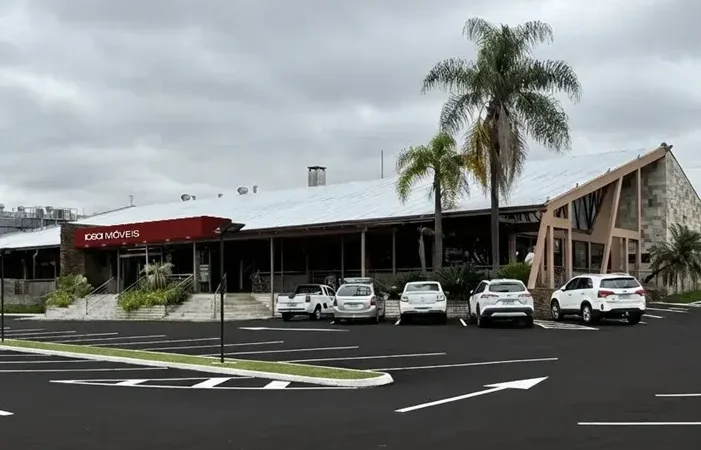 Rede restaura predio historico e o transforma em showroom