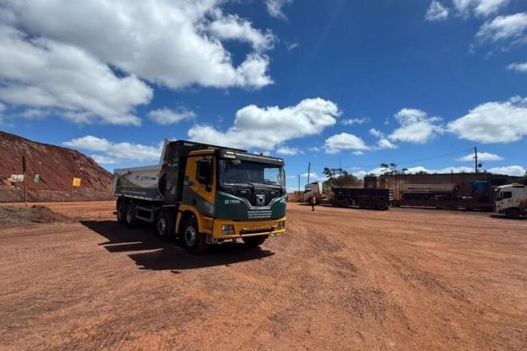 Rumo à descarbonização: Cedro inicia testes com caminhão 100% elétrico