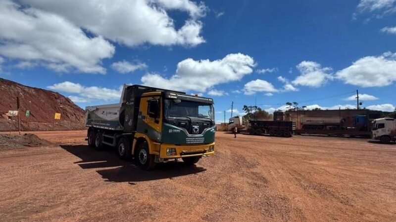 Rumo à descarbonização: Cedro inicia testes com caminhão 100% elétrico