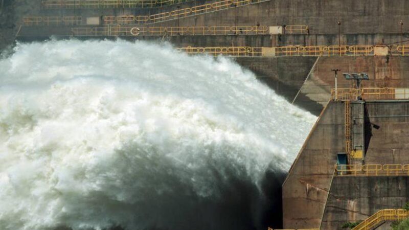 Brasil necessita de energia equivalente a três Itaipus até 2035