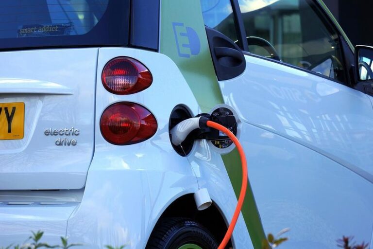 BYD ultrapassa Tesla em vendas de carros elétricos globais