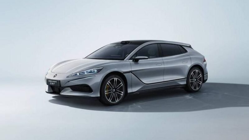 Carro elétrico carrega em 5 minutos