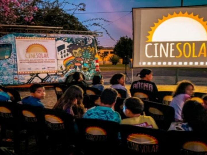 Cinema solar itinerante oferece sessões gratuitas no interior de São Paulo