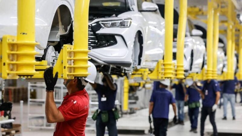 Desaceleração na China afeta lucros da BYD
