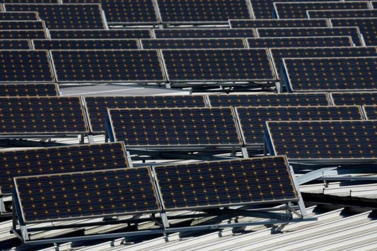 Energia solar e veículos elétricos ganham popularidade