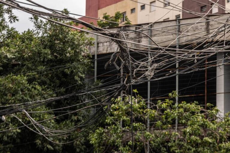Enterramento de redes elétricas: solução cara e complexa