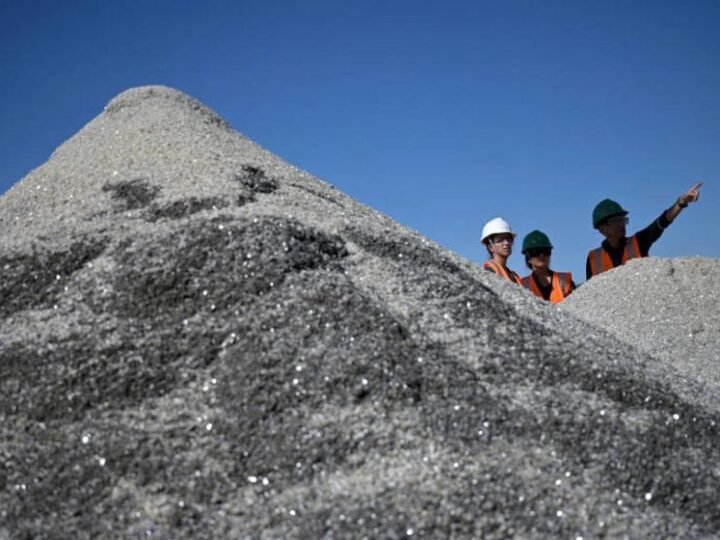 EUA buscam reduzir domínio chinês em minerais críticos no Brasil