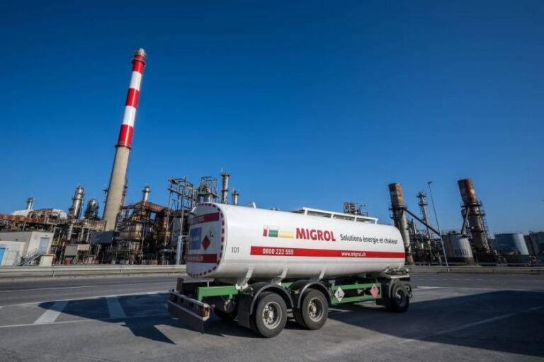 Investimentos em energia limpa caem US$ 12 bi em 2025