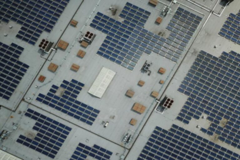 Metrô de BH investe em energia solar para reduzir custos e emissões