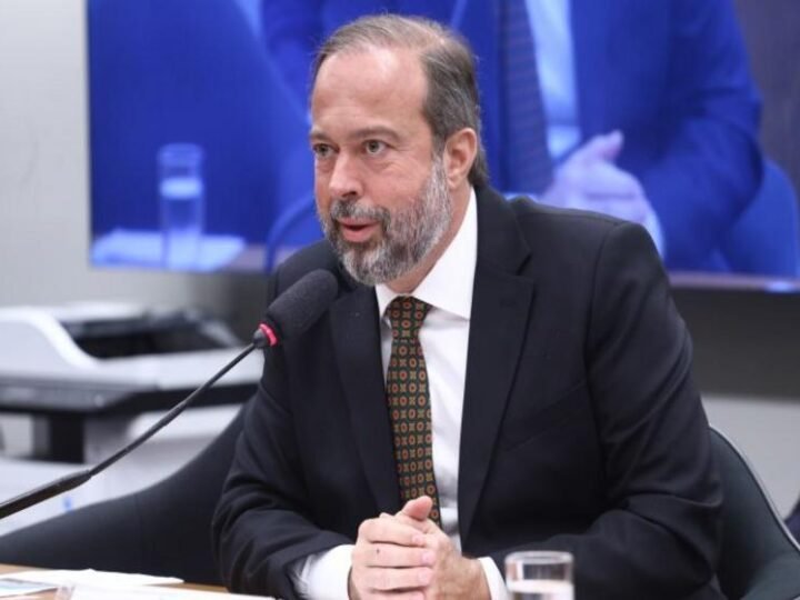 Ministro de Minas e Energia explica prioridades anuais