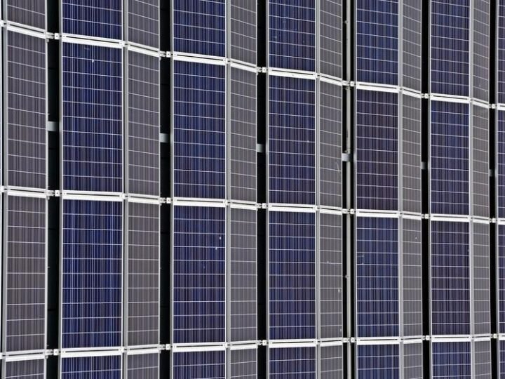 Módulos Solares Resistentes à Poeira para Maior Eficiência Módulos Solares Resistentes à Poeira para Maior Eficiência