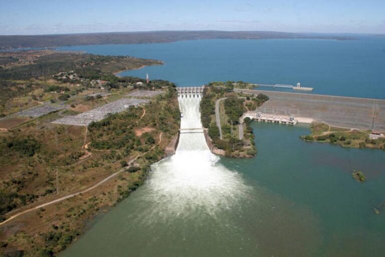 Rio São Francisco sob ameaça: redução de vazão afeta meio ambiente