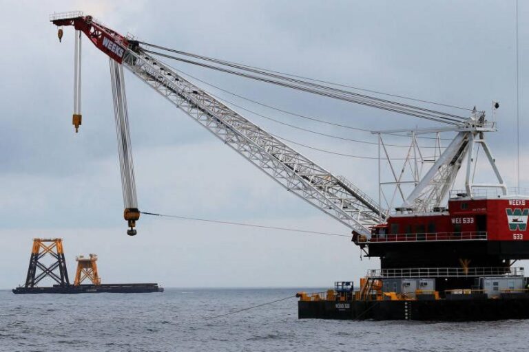 Trump busca interromper projetos de energia eólica offshore nos EUA