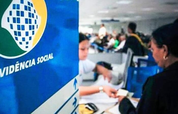 400 mil aposentados recebem décimo-terceiro salário do INSS