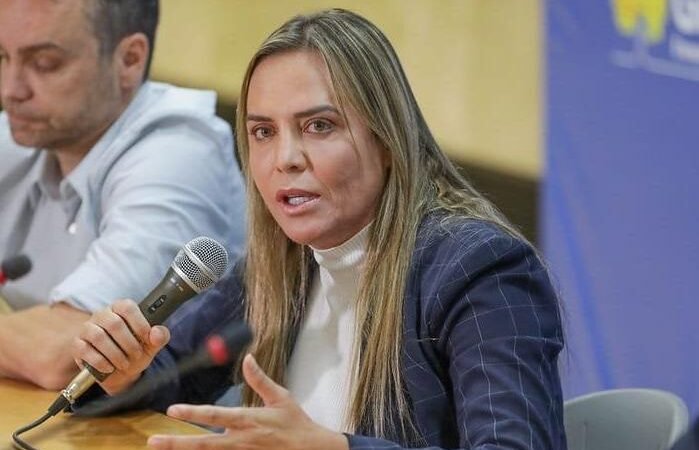 Celina Leão anuncia corte de gastos aos distritais