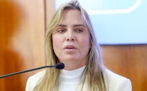 Celina visita o BC e declara que a BRB continua firme.