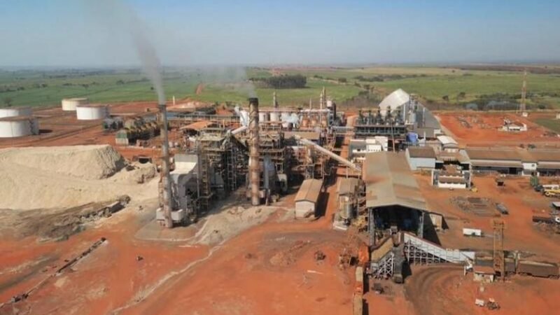 Com déficit hídrico acima de 700 mm, Usina Santa Adélia aposta em irrigação e alcança até 160 t/ha