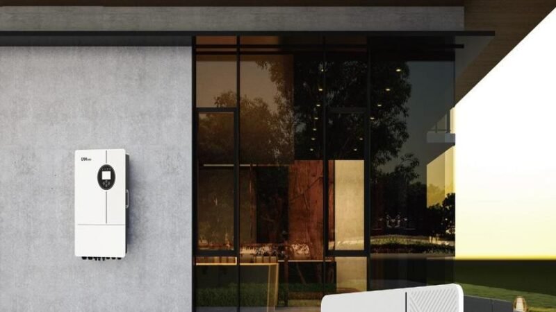 DAH Solar amplia portfólio com inversores híbridos de 4 ms e aposta no armazenamento de energia no Brasil