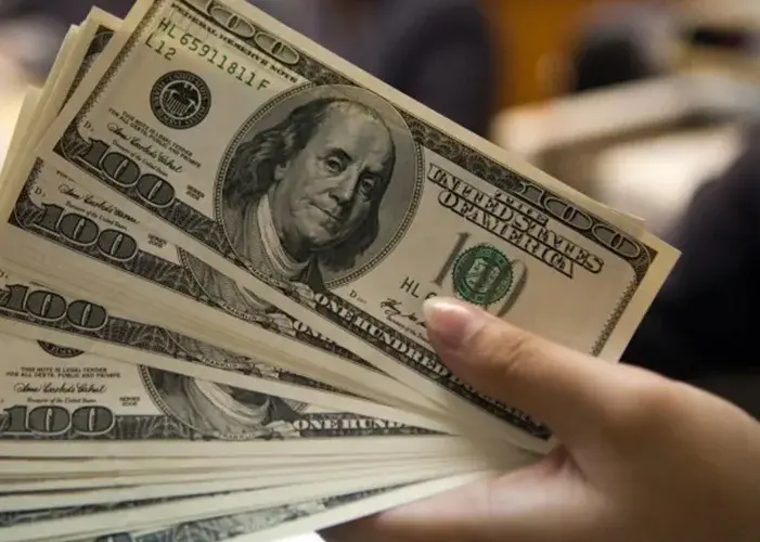 Dólar despenca: uma jornada abaixo de R$ 5