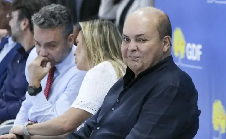 Ex-presidente do BRB guardava pasta cheia de documentos