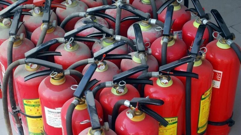 Incêndio em depósito de componentes solares em Sergipe alerta para segurança e boas práticas no setor