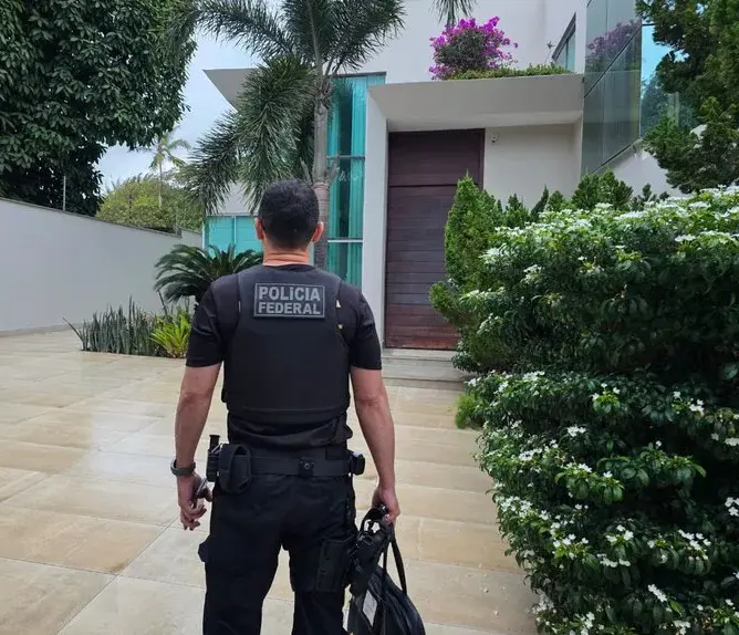 Nomeação de 1000 novos agentes da Polícia Federal em processo de autorização.