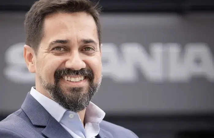 Novo líder dirige fabricante de ônibus e caminhões