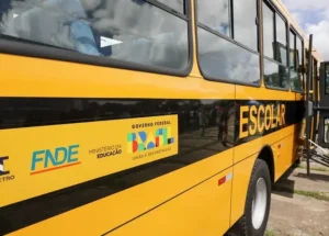 Planaltina Inova: Estudantes Viajam em Novos Ônibus Escolares