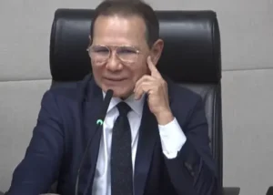 Presidente do Banco de Brasilia comparece a convocacao na Camara Legislativa
