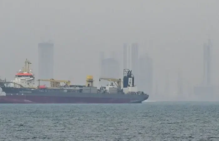 Roteiros Alternativos para Contornar o Perigo do Estreito de Ormuz