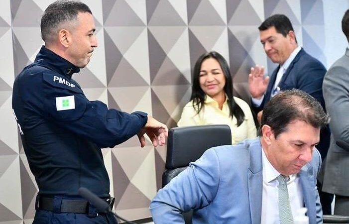 STF exige que oficiais da PM abandonem suas patentes