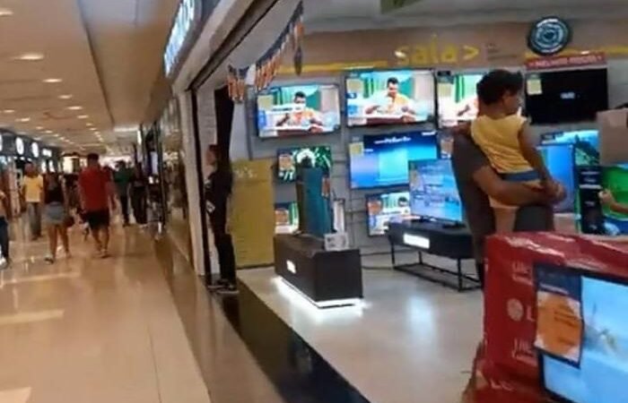 Varejo Alimentar Cresce, Onde o Grande Ampliado Sente a Crise.