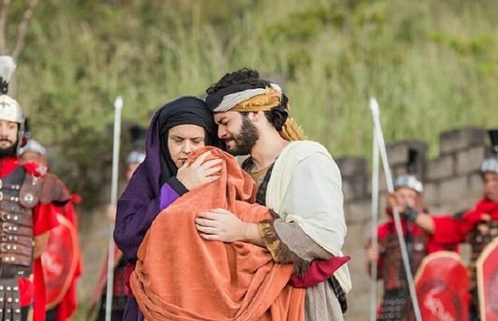 Via Sacra Chega a Sua 53 Edicao e Deve Reunir 100 Mil Pessoas