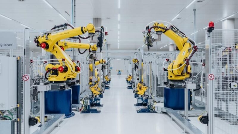 BMW Group e Rimac Technology cooperam em bateria inovadora de alta voltagem para o BMW i7 BMW Group e Rimac Technology cooperam em bateria inovadora de alta voltagem para o BMW i7