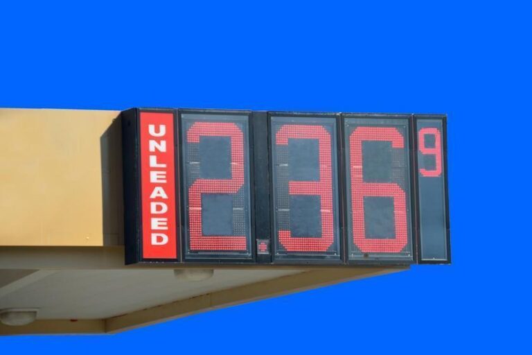 Choque Geopolítico Ameaça Elevar Preços de Energia em 24% até 2026