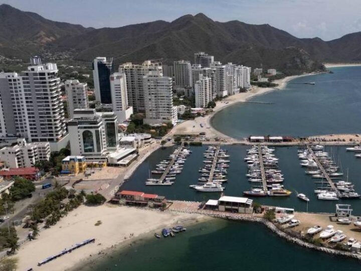 Colônias de combustíveis fósseis se reúnem para debater transição energética global.