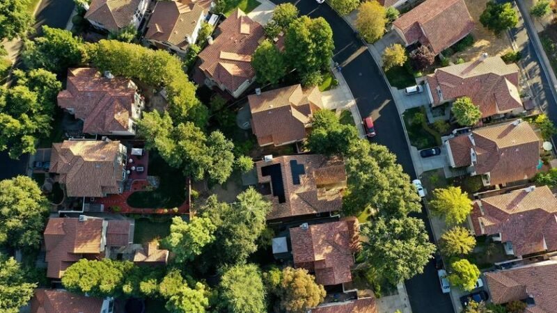 Energia solar impulsiona sustentabilidade em órgãos públicos bahianos