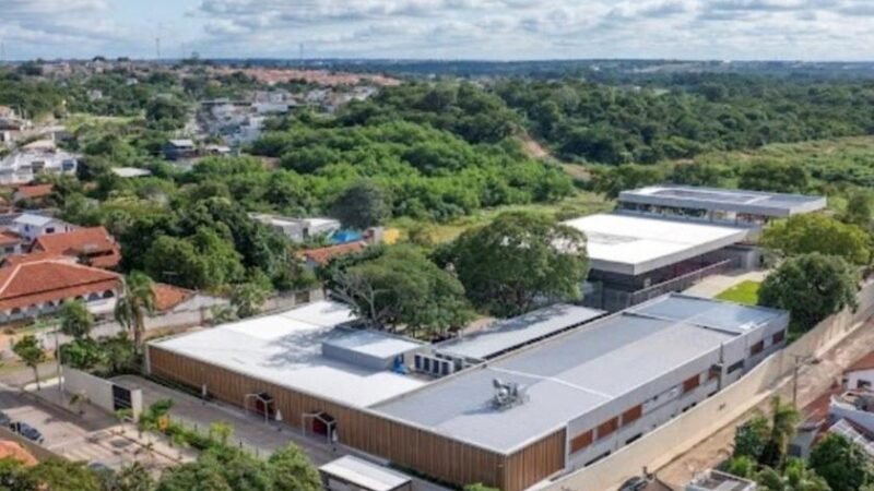 Enerzee implementa microrrede com baterias BESS