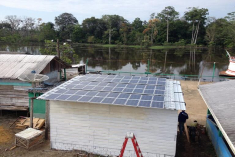 Fábrica de gelo solar Gelo Caboclo transforma pesca artesanal e impulsiona bioeconomia em Iranduba