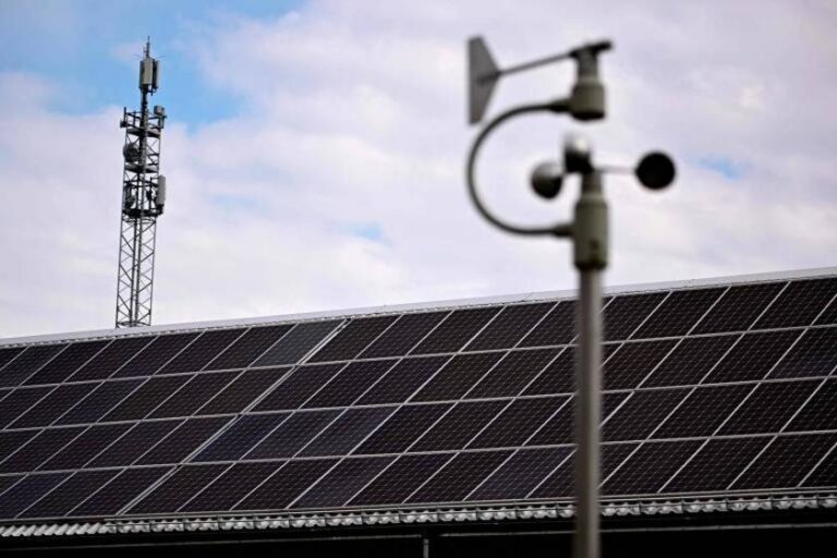Guerra impulsiona busca por sistemas solares na Europa em resposta a preços voláteis de energia
