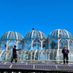 Limpeza de pain&eacute;is solares eleva efici&ecirc;ncia das usinas municipais de Curitiba, gerando economia