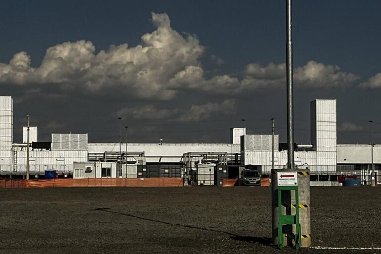 Microsoft Suspende Maior Programa de Remoção de Carbono e Financiamento de Extração de CO2