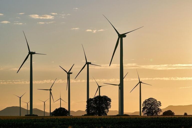 MME solicita extensão de suspensão em cobranças para geradores de energia renovável