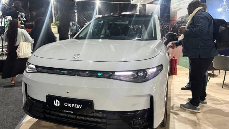 "Montadoras Ocidentais Aumentam Autonomia de Carros Elétricos com Tecnologia de Extensão"