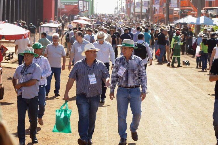 Novas Máquinas Agrícolas Descarbonizam Desempenho sem Sacrifício de Produtividade
