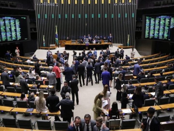 Projeto aprova Taxa de Fiscalização da ANP, reforçando controle de combustíveis Projeto aprova Taxa de Fiscalização da ANP, reforçando controle de combustíveis