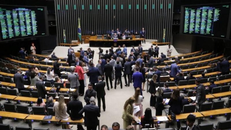 Projeto aprova Taxa de Fiscalização da ANP, reforçando controle de combustíveis